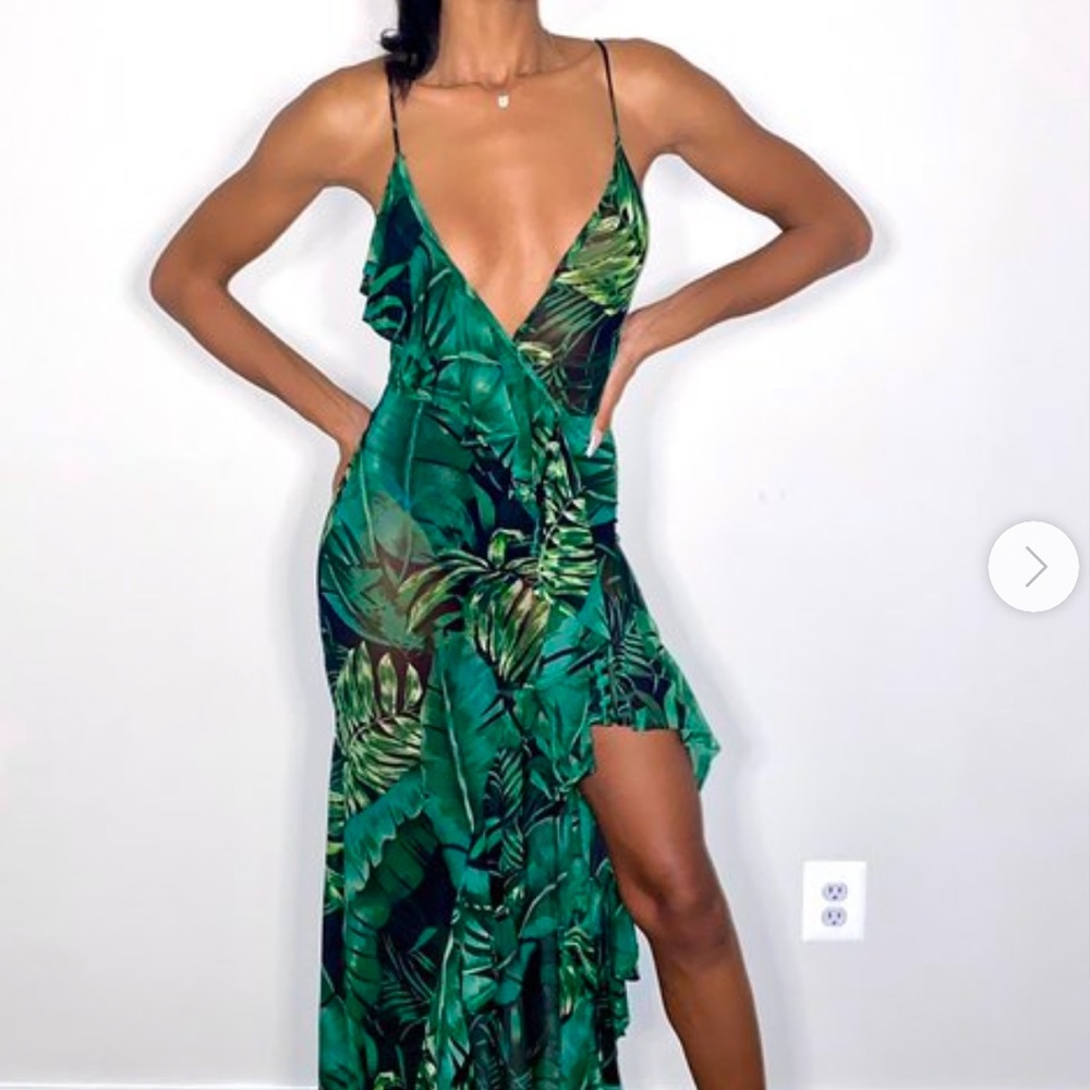 Tropical print ruffle maxi dress